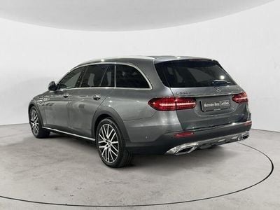 Usado Mercedes E220 All-Terrain Avantgarde 194 HP (142 kW) 2022 Cinzento Carrinha
