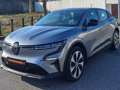Cinza Usado 2022 Renault Mégane Evolution SUV | € 22.490 (Bom preço)