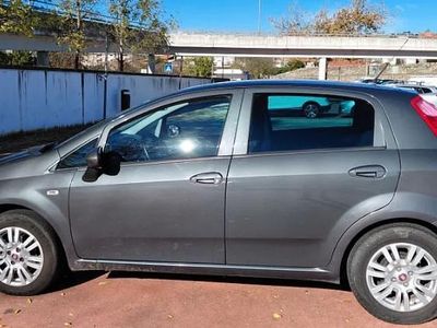 Cinzento Usado 2016 Fiat Punto S Citadino | € 5.750 (Bom preço)