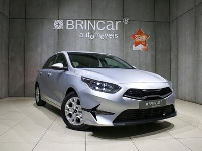 Usado Kia Ceed 120 HP (88 kW) 2023 Cinza prata Citadino