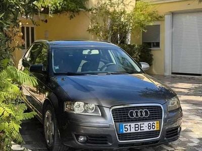 Cinzento Usado 2006 Audi A3 Citadino | € 9.900