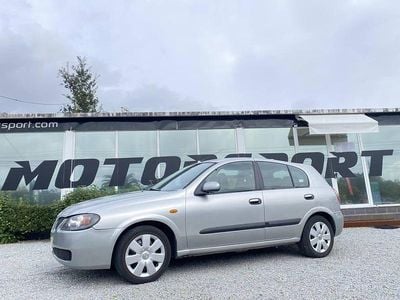 Usado Nissan Almera Visia 82 HP (60 kW) 2002 Cinzento (metalizado) Citadino