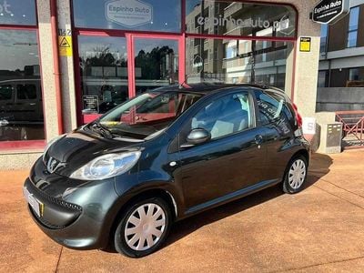 Usado Peugeot 107 68 HP (50 kW) 2007 Antracite Citadino