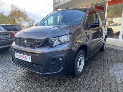 Usado Peugeot Partner 102 HP (75 kW) 2022 Cinzento Monovolume