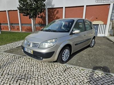 Usado Renault Scénic II 105 HP (77 kW) 2006 Castanho Monovolume