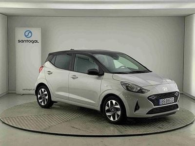 Usado Hyundai i10 Comfort 67 HP (49 kW) 2025 Cinzento Citadino