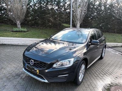 Usado 2016 Volvo V60 CC Carrinha | € 13.000