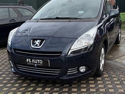 Usado Peugeot 5008 Allure 115 HP (84 kW) 2016 Sedan
