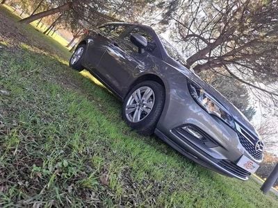 Usado Opel Astra Edition 95 HP (69 kW) 2017 Cinza antracite Carrinha
