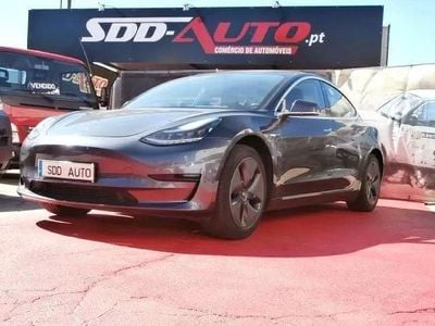 Cinzento Usado 2019 Tesla Model 3 Standard Range Plus Sedan | € 21.800 (Preço justo)