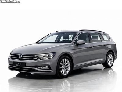 Usado VW Passat Business 150 HP (110 kW) 2022 Cinza Sedan