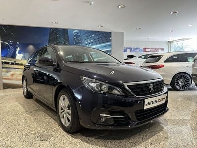 Azul (metalizado) Usado 2018 Peugeot 308 Active Carrinha | € 16.900