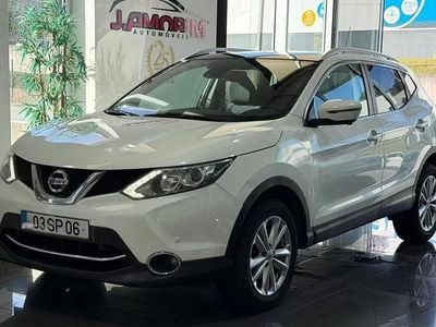 Usado Nissan Qashqai N-Connecta 110 HP (80 kW) 2017 Branco glaciar SUV