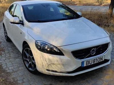 Usado Volvo V40 114 HP (83 kW) 2015 Branco Carrinha