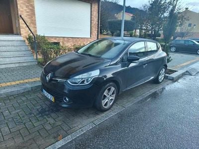 Usado Renault Clio IV 90 HP (66 kW) 2015 Preto Citadino
