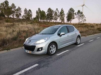 Cinzento Usado 2012 Peugeot 207 Citadino | € 5.700 (Preço elevado)