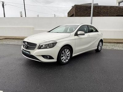 Usado Mercedes A180 Style 109 HP (80 kW) 2014 Branco Citadino