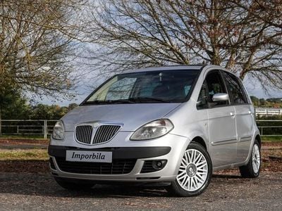 Cinza Usado 2005 Lancia Musa Monovolume | € 4.000