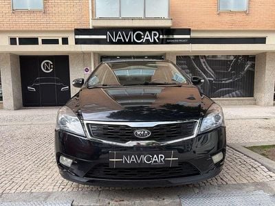 Preto Usado 2010 Kia Ceed LX Citadino | € 6.990 (Bom preço)