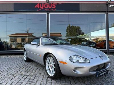 Usado Jaguar XK 363 HP (266 kW) 2000 Cinzento