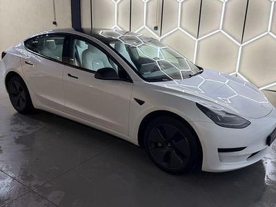Usado 2022 Tesla Model 3 Standard Range Sedan | € 26.800 (Preço justo)