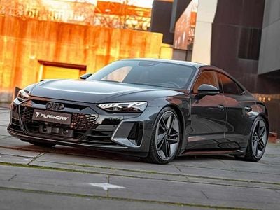 Cinzento Usado 2022 Audi e-tron GT quattro Premium Sedan | € 63.900 (Preço justo)
