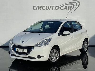 Branco Usado 2014 Peugeot 208 Active Citadino | € 6.500 (Bom preço)