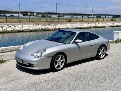 Cinzento Usado 2001 Porsche 911 Carrera Coupé | € 56.500