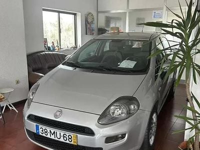 Cinzento Usado 2012 Fiat Punto Lounge | € 7.990 (Caro)