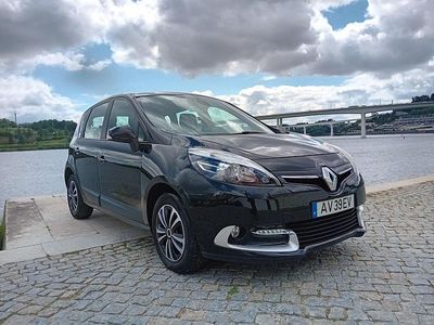 Usado Renault Scénic III 110 HP (80 kW) 2013 Preto Monovolume