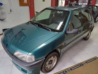 Usado Peugeot 106 60 HP (44 kW) 1996 Verde Citadino