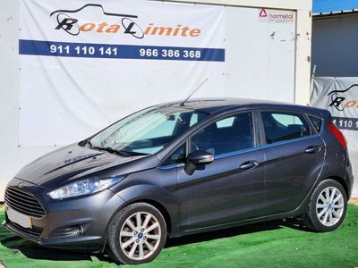 Cinza Usado 2015 Ford Fiesta Titanium Citadino | € 12.500 (Caro)