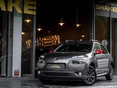 Usado Citroën C4 Cactus Feel 82 HP (60 kW) 2016 Cinza antracite Citadino