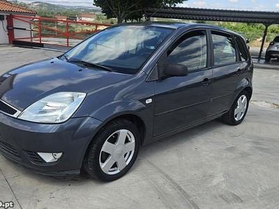 Cinza Usado 2004 Ford Fiesta Citadino | € 4.999 (Preço elevado)