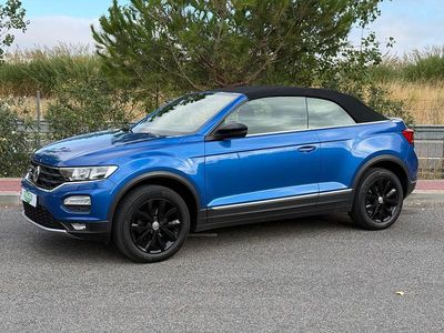 Usado VW T-Roc Cabriolet Style 150 HP (110 kW) 2020 Azul Cabrios