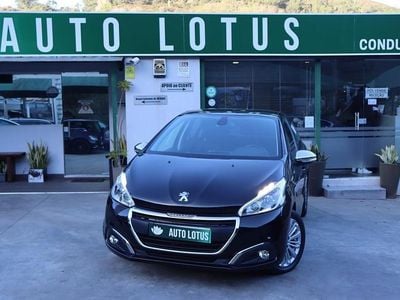 Preto Usado 2018 Peugeot 208 Style Citadino | € 9.870 (Preço justo)