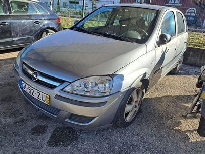Usado Opel Corsa 75 HP (55 kW) 2004 Sedan