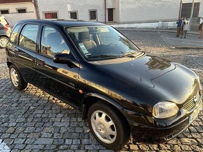 Usado 1997 Opel Corsa Sedan | € 1.400 (Bom preço)