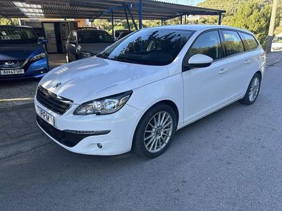 Usado Peugeot 308 SW Allure 100 HP (73 kW) 2015 Bordeaux Carrinha