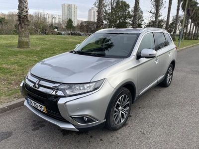 usado Mitsubishi Outlander 2.2 DID intense + 7 lugares diesel+