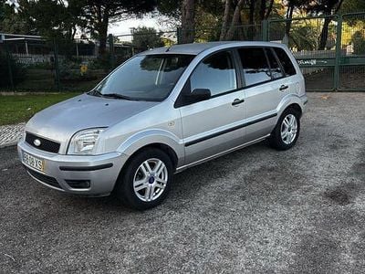 Usado 2004 Ford Fusion Trend Sedan | € 2.490