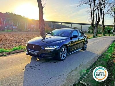 Usado Jaguar XE R-Sport 180 HP (132 kW) 2015 Preto Sedan