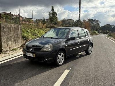 Usado 2005 Renault Clio II Extreme Sedan | € 1.500 (Preço justo)
