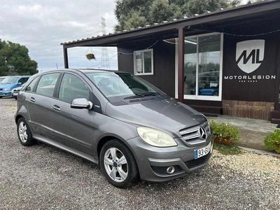 Cinzento Usado 2008 Mercedes B150 Monovolume | € 5.500