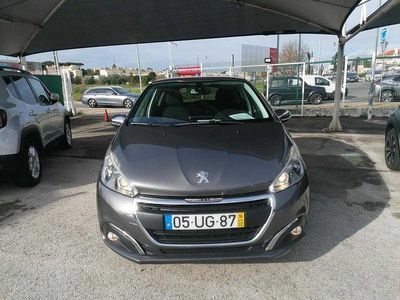 Cinza Usado 2018 Peugeot 208 Style Citadino | € 10.900 (Preço justo)