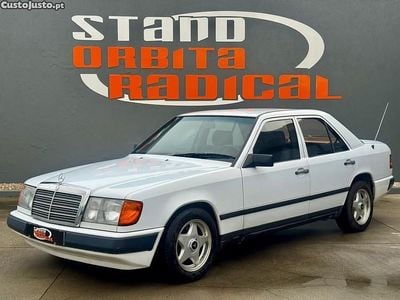 Branco Usado 1989 Mercedes E200 Sedan | € 3.750