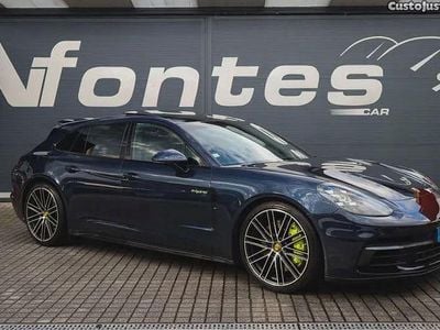 Azul Usado 2019 Porsche Panamera S E-Hybrid Sport Turismo Sedan | € 69.880