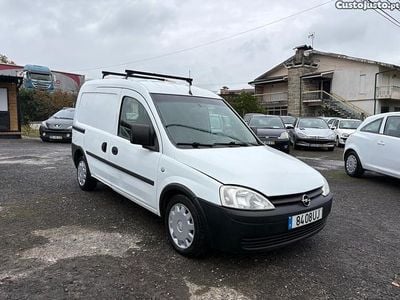 Branco Usado 2002 Opel Combo | € 3.500
