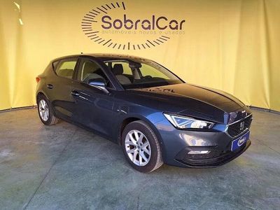 Cinza Usado 2022 Seat Leon Style | € 19.500