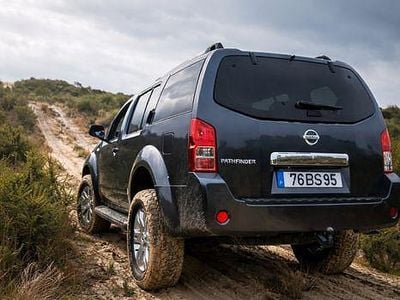 Usado Nissan Pathfinder 200 HP (147 kW) 2006 SUV